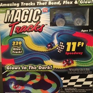 New in Box Magic Tracks fun gift 🎁 Retails 19.99